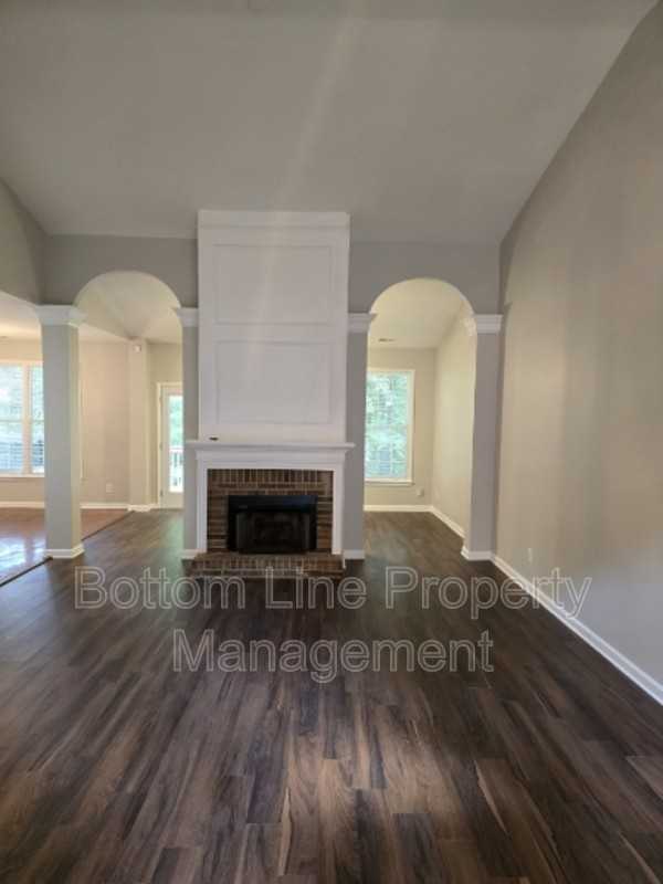 7803 Harrington Woods Rd - Photo 5 of 50