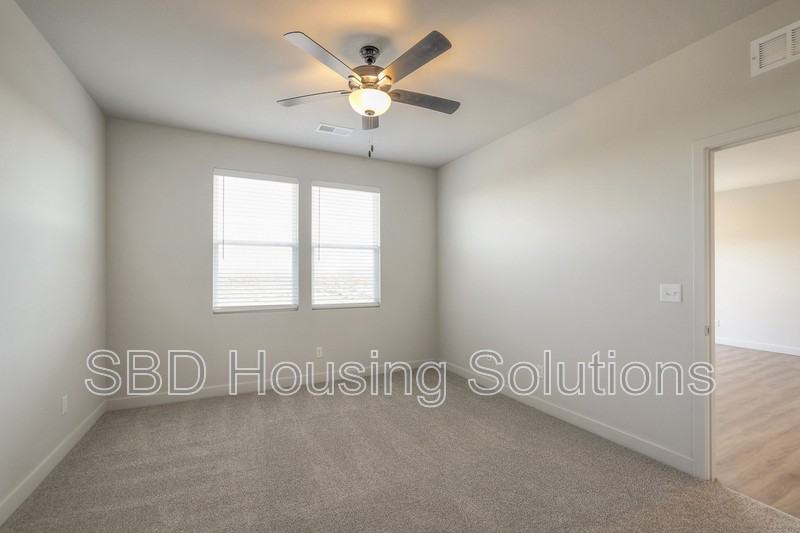 12419 S Parkwood Ln - Photo 5 of 8