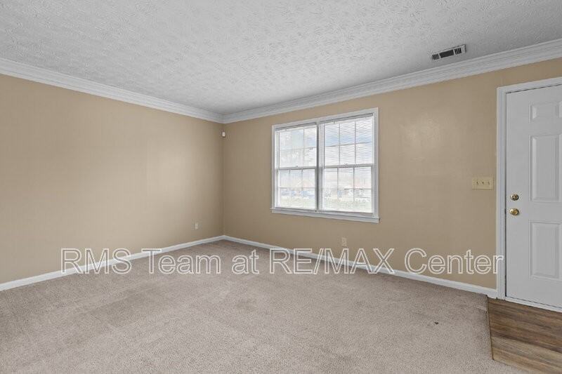 375 Dixie Ct - Photo 2 of 26
