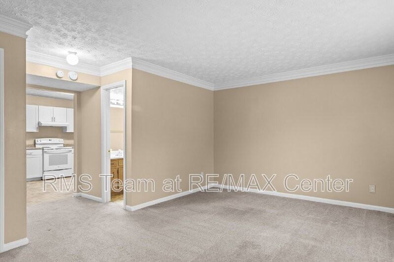 375 Dixie Ct - Photo 3 of 26