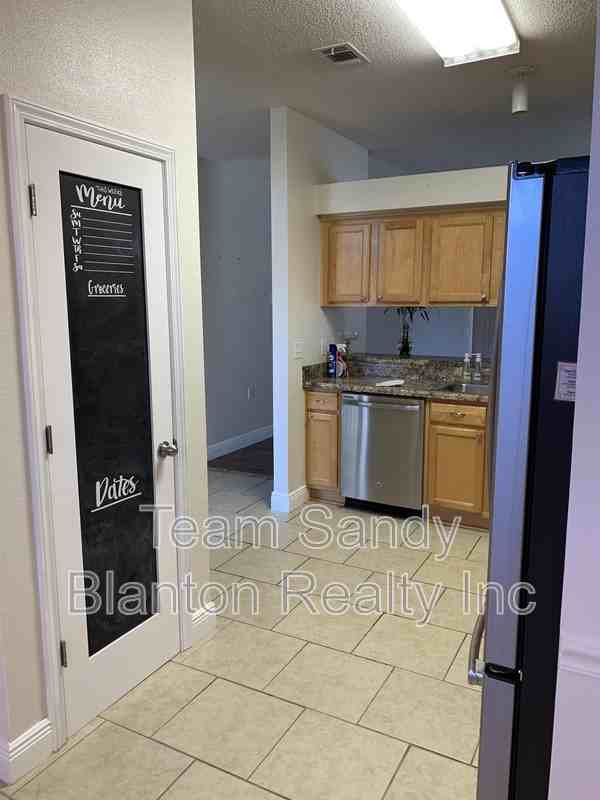 8949 Camelot Pl - Photo 5 of 22