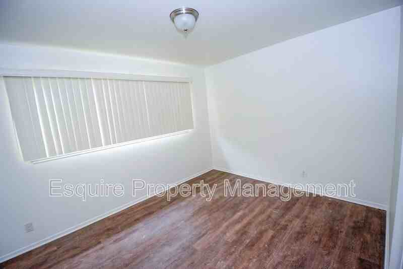 405 Spruce St - Photo 6 of 10