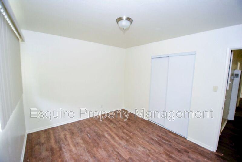 405 Spruce St - Photo 7 of 10