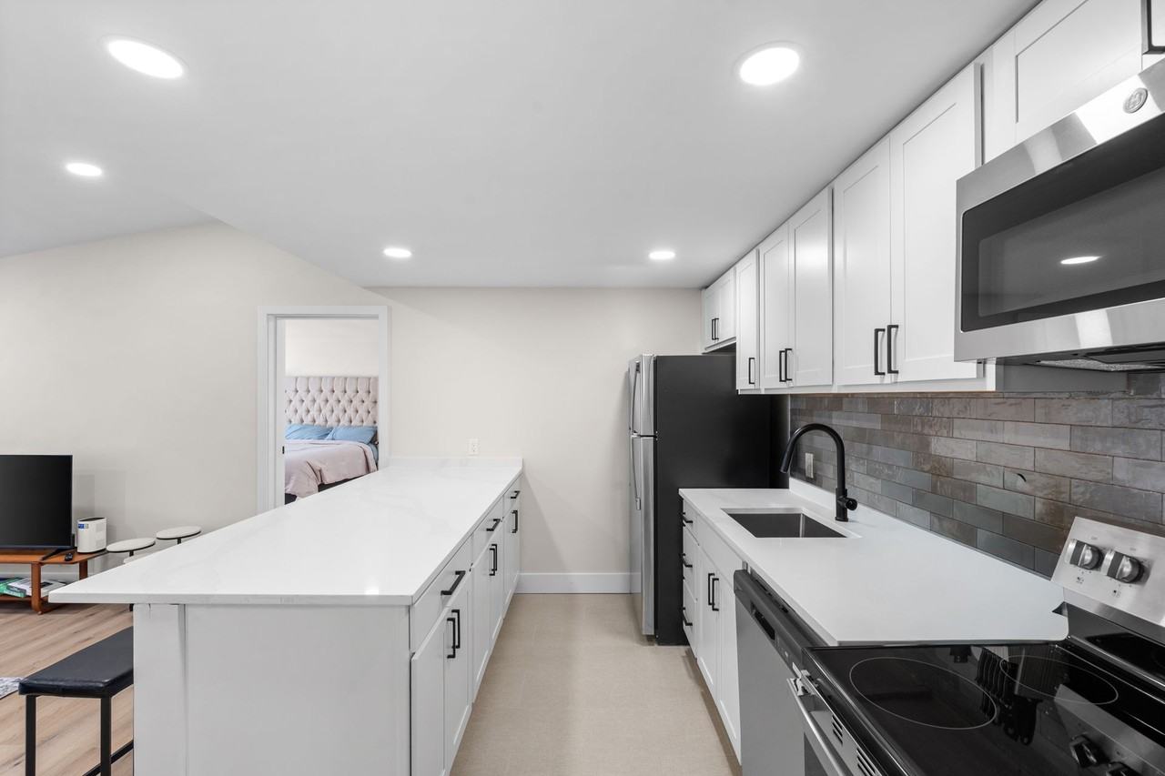 Heathmoore Villas - Photo 7 of 14