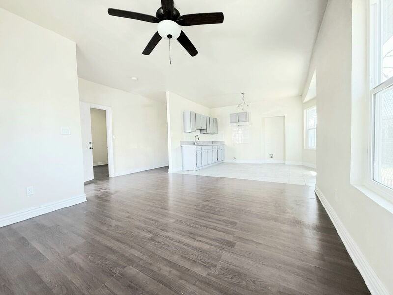 1368 E Vernon Ave - Photo 2 of 21