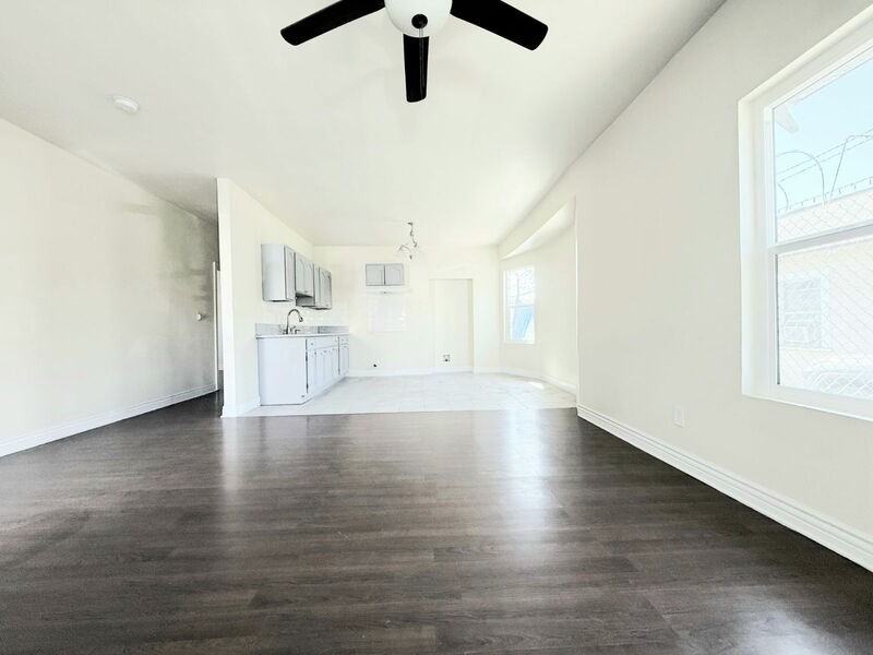 1368 E Vernon Ave - Photo 5 of 21