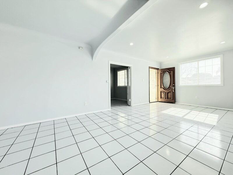 2515 Illinois Ave - Photo 5 of 17