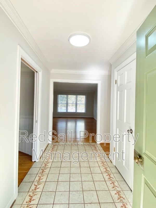 400 E Tazewells Way - Photo 3 of 25