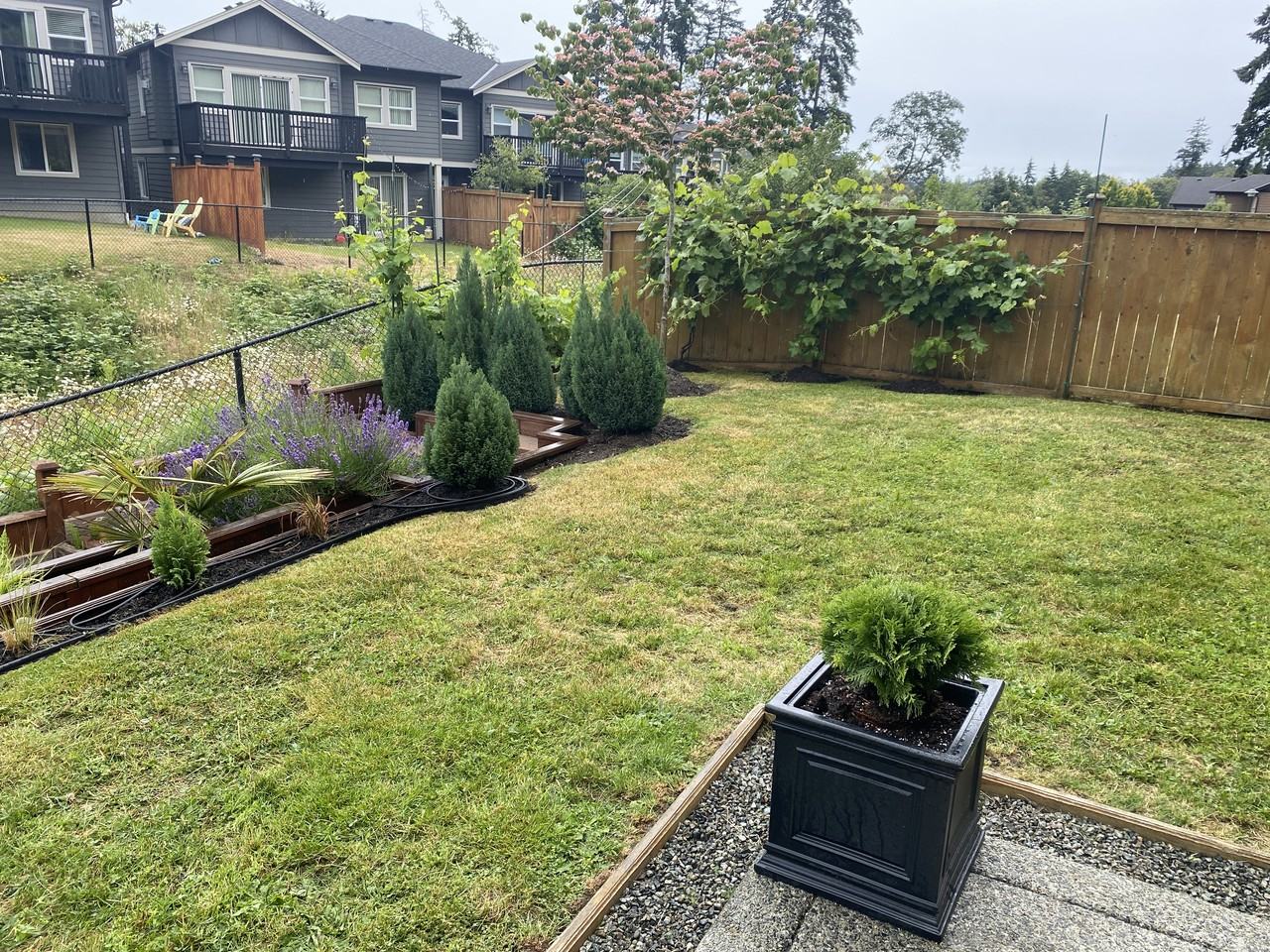 2389 Lund Rd - Photo 3 of 24