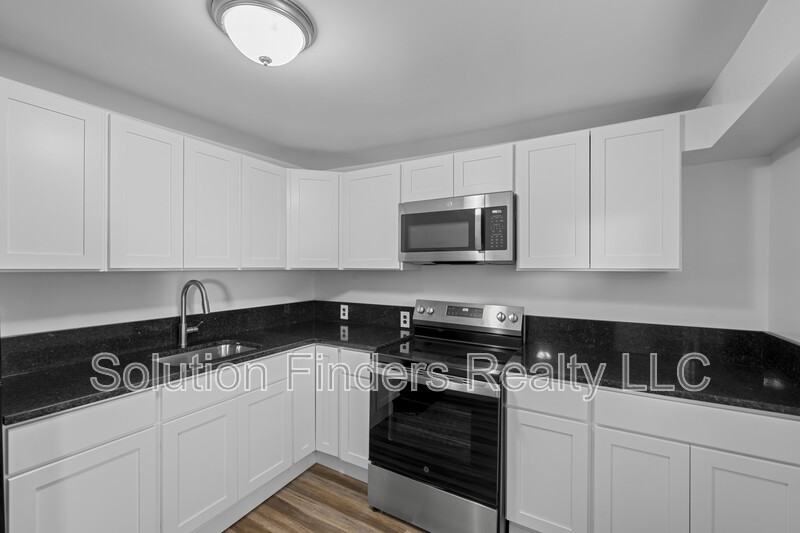 42 N Main St - Photo 5 of 23