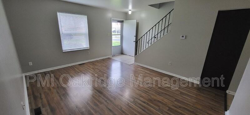 460 Heather St - Photo 2 of 13