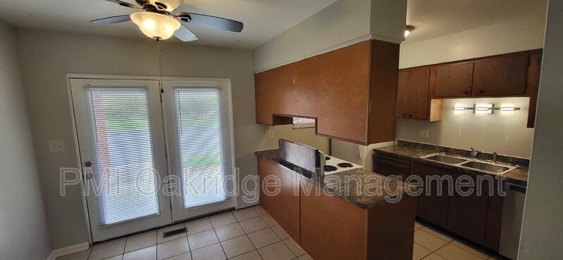 460 Heather St - Photo 4 of 13