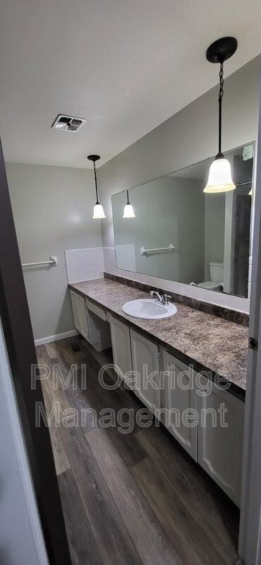 460 Heather St - Photo 7 of 13