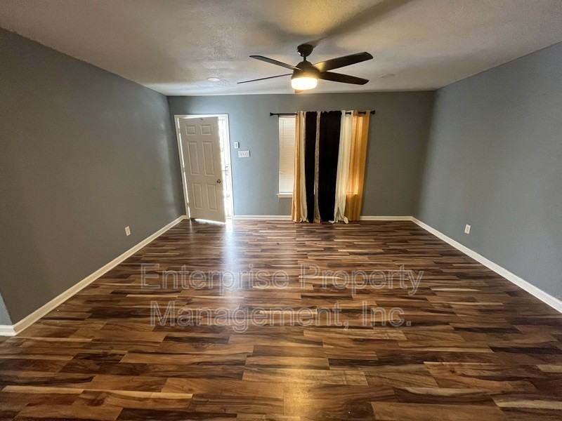 3441 Piney Woods Ave - Photo 5 of 12