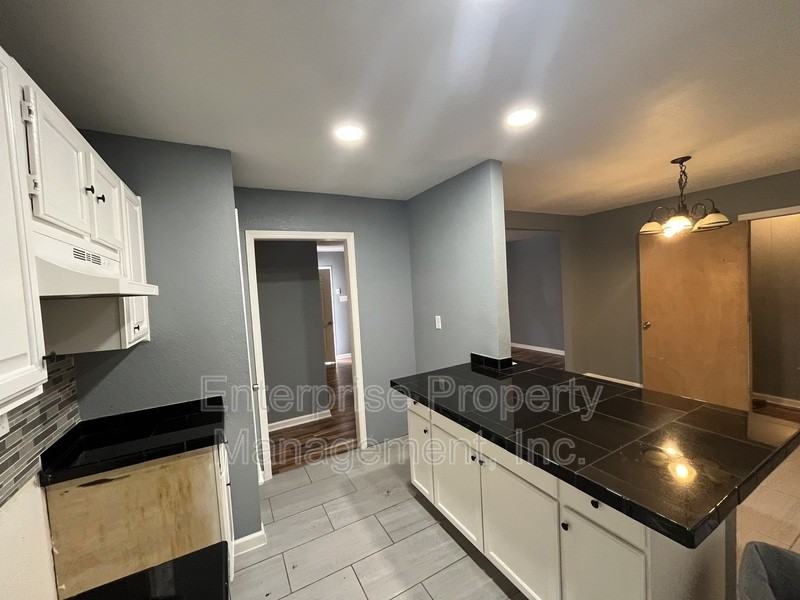 3441 Piney Woods Ave - Photo 6 of 12