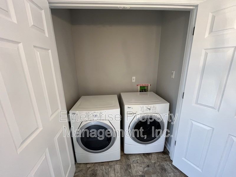 2722 Virginia Woods Pl - Photo 6 of 17