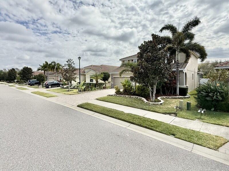 2948 Oriole Dr - Photo 4 of 50