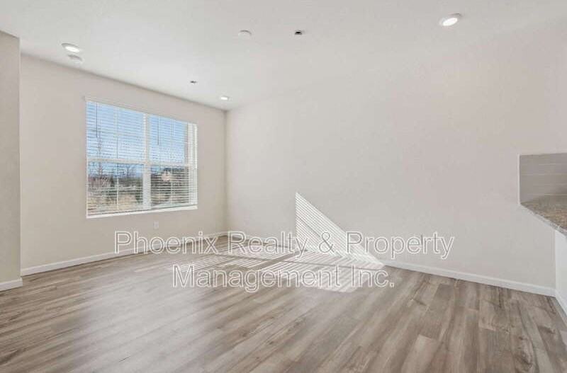 192 Ambrose St - Photo 3 of 17