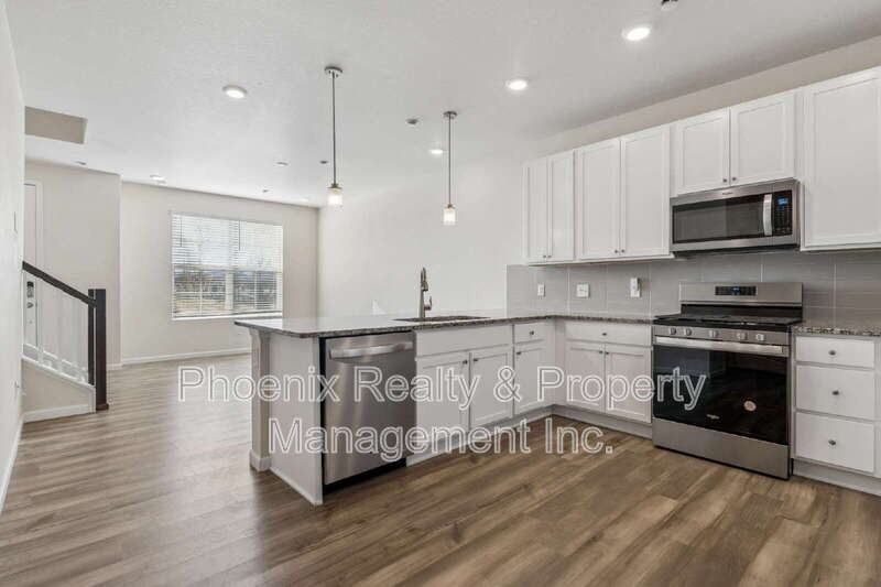 192 Ambrose St - Photo 5 of 17