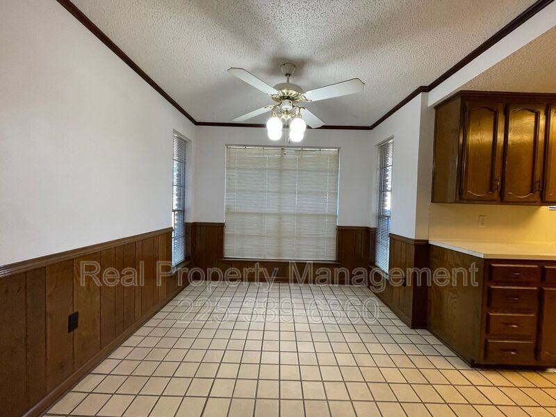 6428 Chippendale Dr - Photo 6 of 39