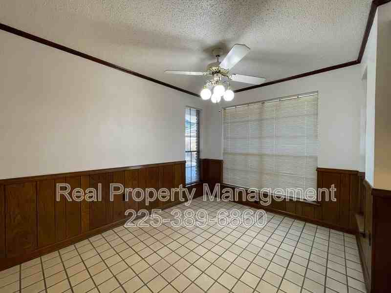 6428 Chippendale Dr - Photo 5 of 39