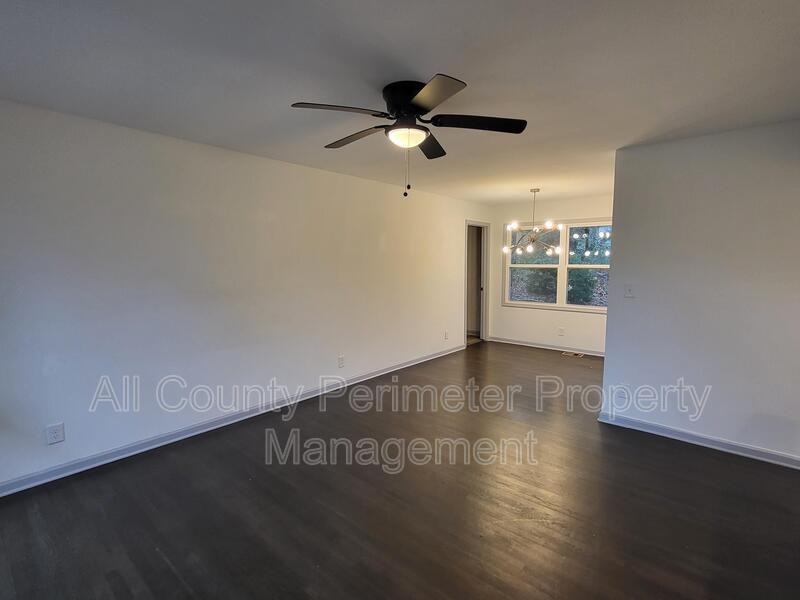 3068 Anthony Dr - Photo 2 of 18