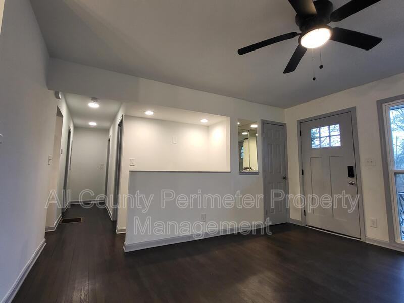 3068 Anthony Dr - Photo 6 of 18