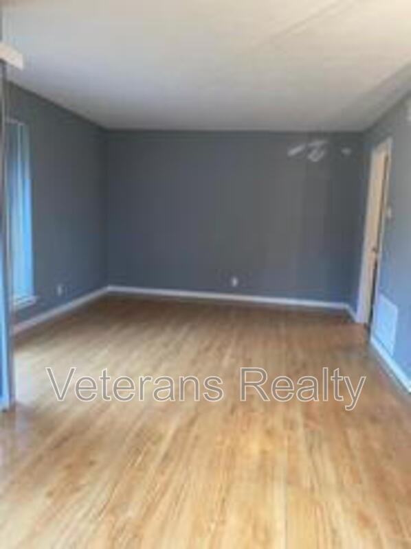 210 Lanai Vlg - Photo 4 of 16