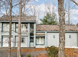 featured image of 3120 Greenbriar Dr