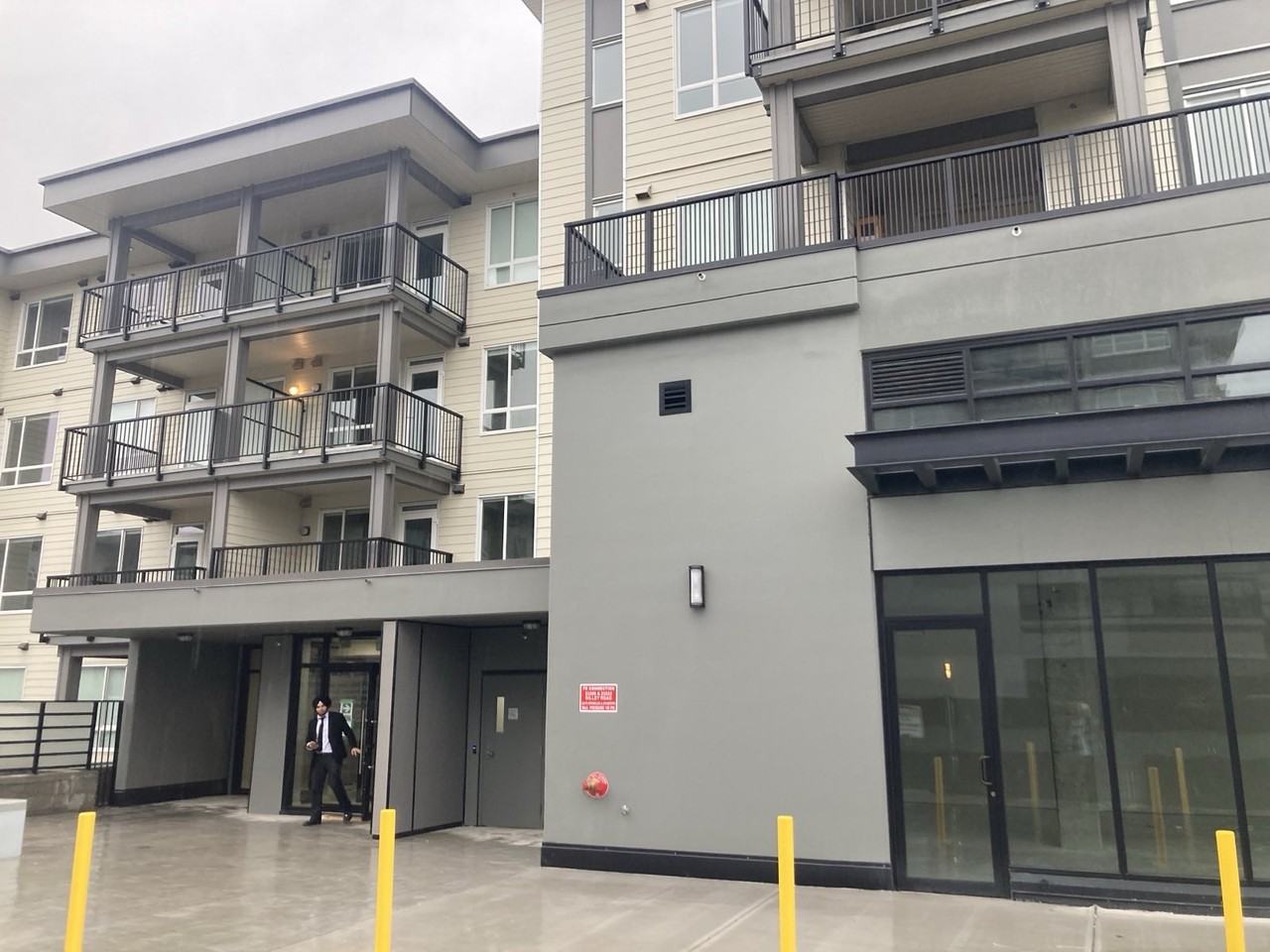 23200 Hamilto Village West - Photo 3 of 40