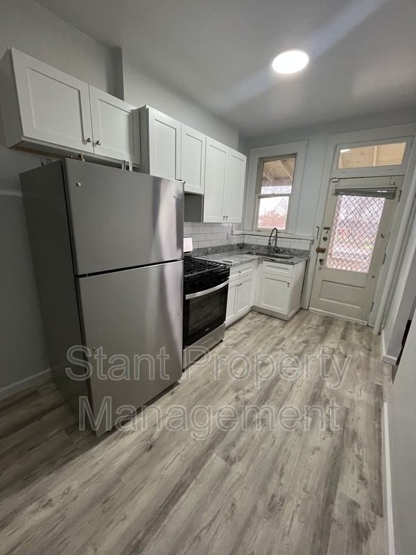 196 Miller Ave #D - Photo 7 of 12