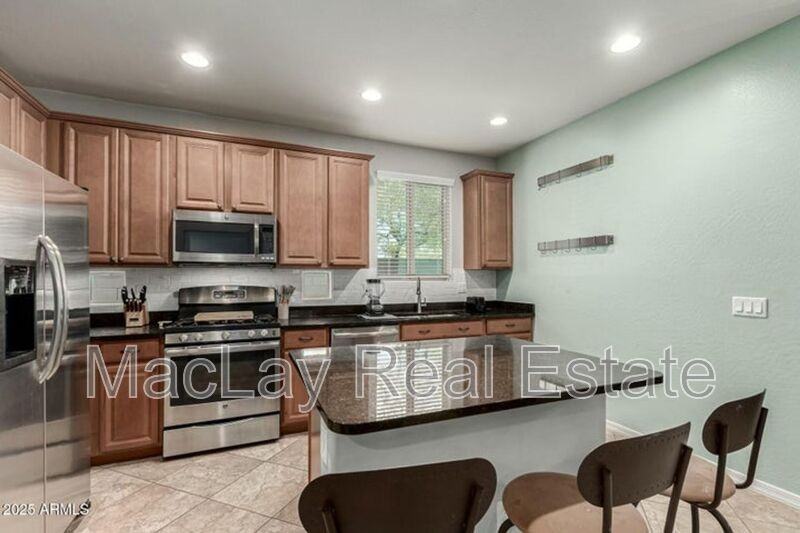 2981 E Nighthawk Way - Photo 3 of 33