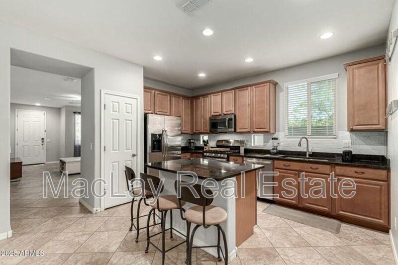 2981 E Nighthawk Way - Photo 5 of 33