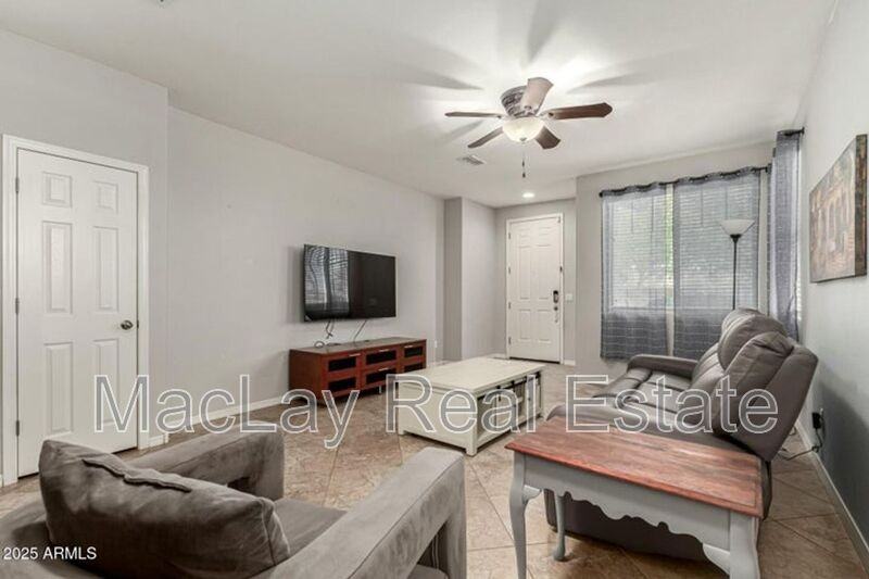 2981 E Nighthawk Way - Photo 7 of 33