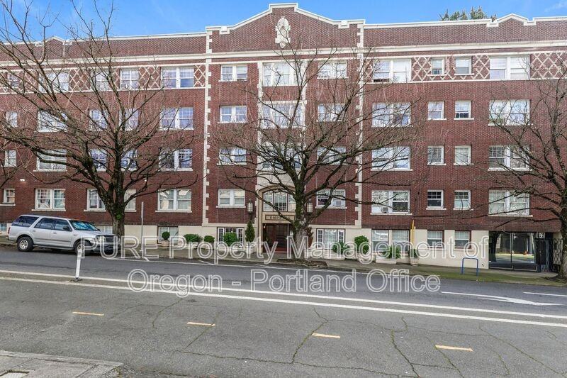 20 Nw 16th Ave #104 - Photo 2 of 11