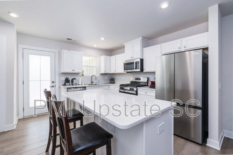 413 Camarillo Ln - Photo 7 of 19