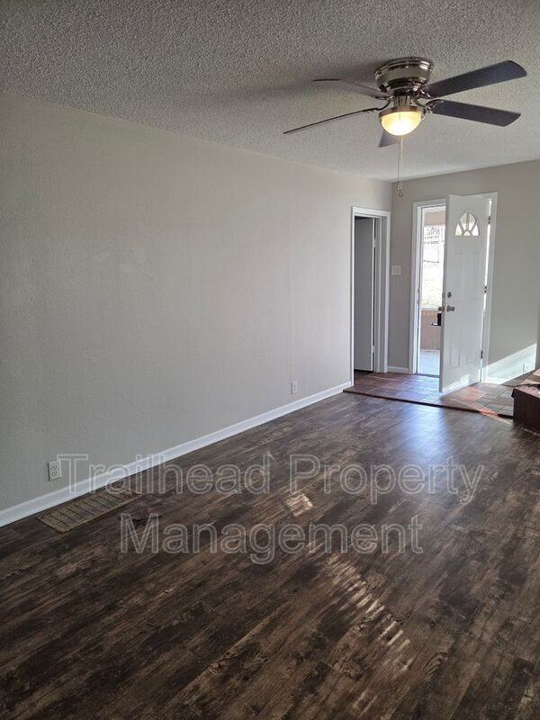 1502 S Pleasant St - Photo 4 of 18