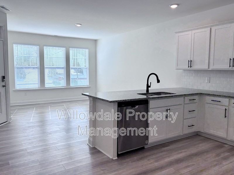 456 La Maison Ave - Photo 4 of 26