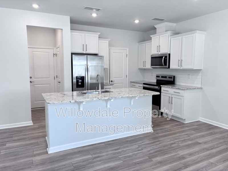 866 Mckenzie Park Ter - Photo 6 of 29