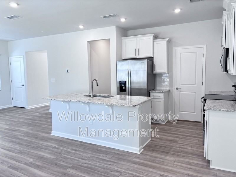 866 Mckenzie Park Ter - Photo 7 of 29