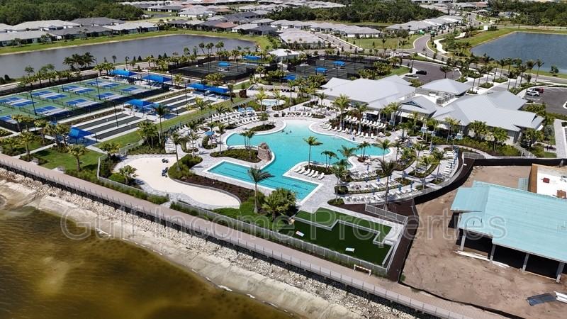 25569 Emerald Bend Cir - Photo 4 of 42