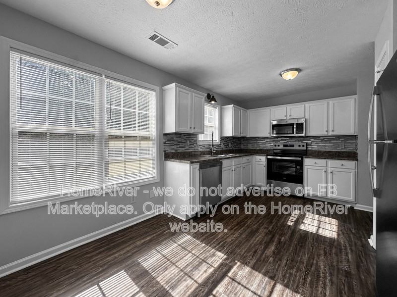 4729 Old Yorkville Rd - Photo 5 of 21