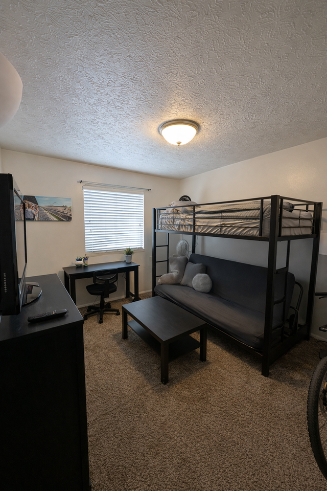 Pickwick Place - Photo 4 of 6