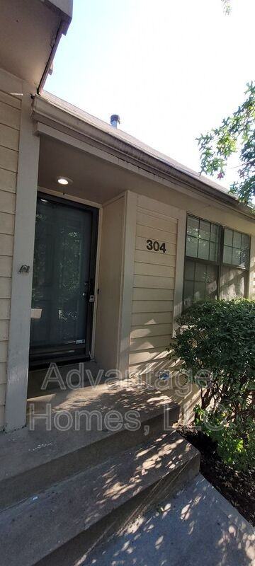 304 W 132nd St - Photo 2 of 45