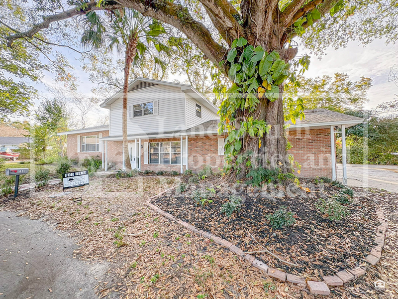 1631 Monterey Ln - Photo 2 of 42