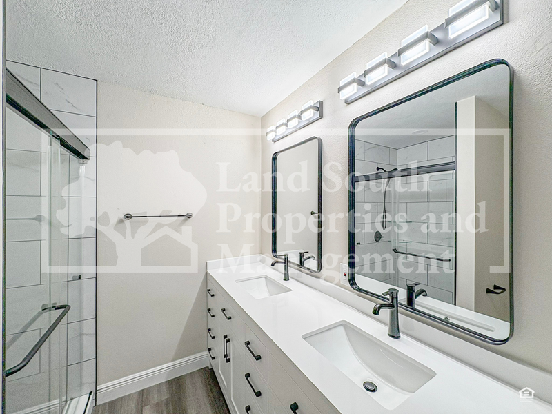 1631 Monterey Ln - Photo 3 of 42