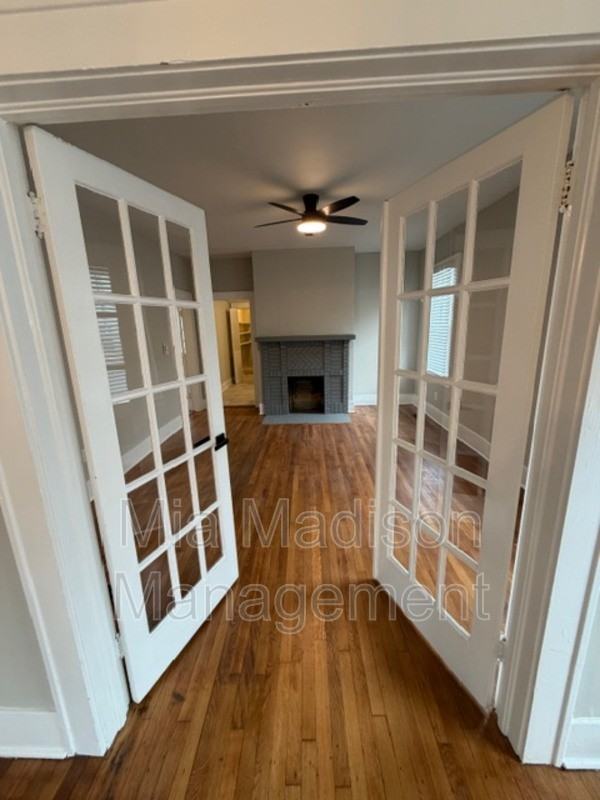 801 E 39th St - Photo 5 of 20