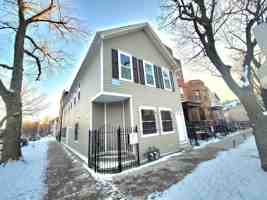 featured image of 2101 W Fletcher St #1