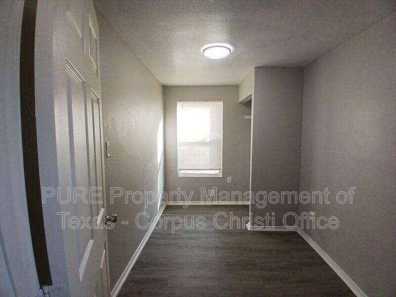 809 12th St #2 - Photo 5 of 12