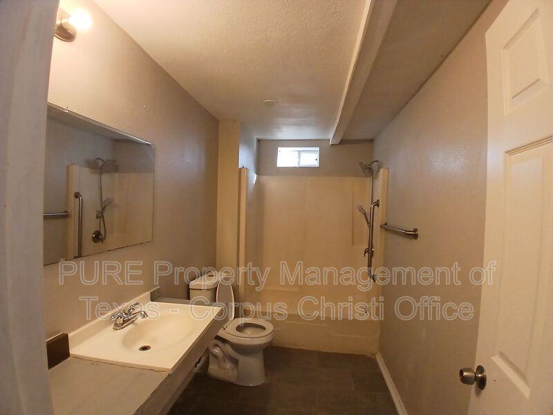 809 12th St #2 - Photo 6 of 12